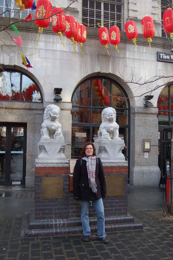 <i><b>London - 062</b></i>